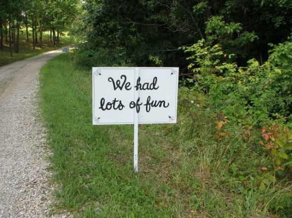 Our adorable poetic driveway signs! :  wedding IMG 6265 1