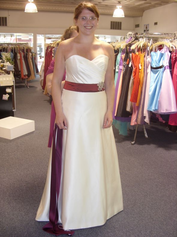 Let me see your dresses!! I'm sick of seeing them on models!! : wedding Kelseys Camera 030