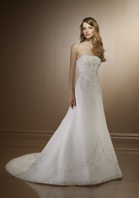 Is this necklace too busy :  wedding dress necklace Heathers Gown Full Front