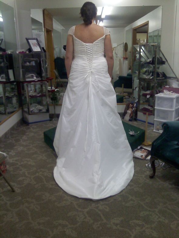 Ladies, let me see your dress, I need ideas and inspiration! : wedding Alfred Angelo 2048