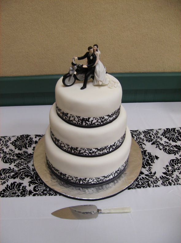 Show me your cake, this is what ours will look like :  wedding HPIM0459