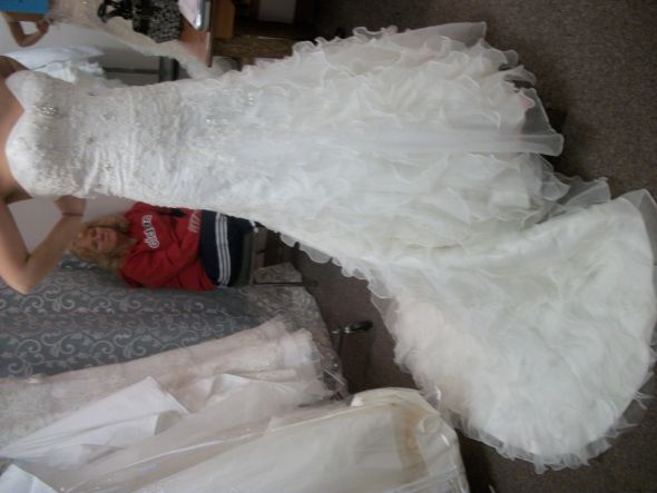 Is this dress special enough? :  wedding dress ruffles 001