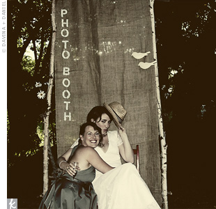 DIY photobooth? :  wedding diy photobooth Photobooth Burlap