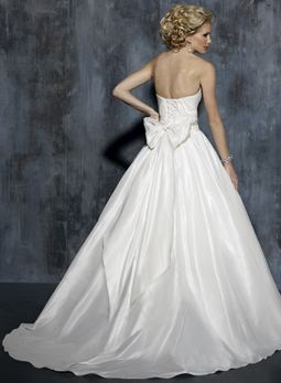 share your wedding ball gown thanks.. :  wedding Back Of Dress