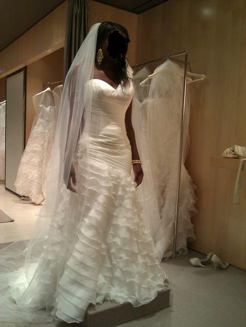 A Pronovias bride needs veil help :  wedding veil pronovias Wedding Bee Pic With Veil