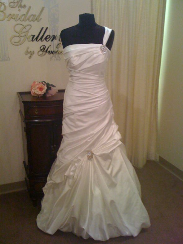 Mermaid & Trumpet Gowns! : wedding mermaid trumpet gown dress comfort Gown