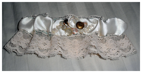 Show me your garter! :  wedding Garter