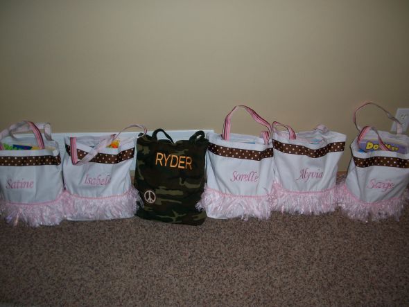 canvas tote bags for the bridesmaids and children in our wedding :  wedding 101 0361