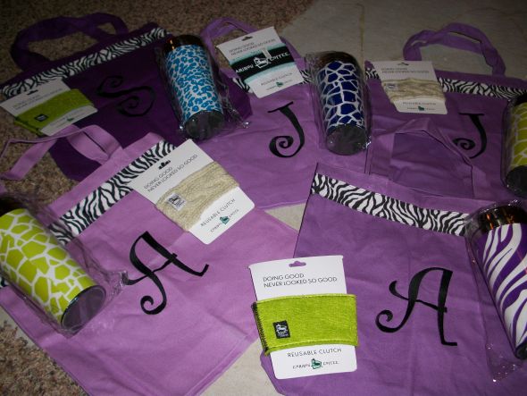 canvas tote bags for the bridesmaids and children in our wedding :  wedding 101 0364