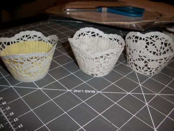 72 DIY cupcake wrappers for only $1.00!!!, plus some tape