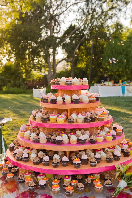 Cake or Cupcakes.... can't decide! : wedding ES314 427x640