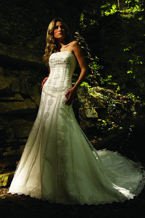 New Bee, need dress advice :  wedding Allurebridals 8601