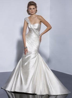 Do your bridesmaids' dresses match your dress? Show us pictures! : wedding bridesmaids dresses wedding dress matching C040cc5d53b61473998b77d8f80aa39e.image.300x407
