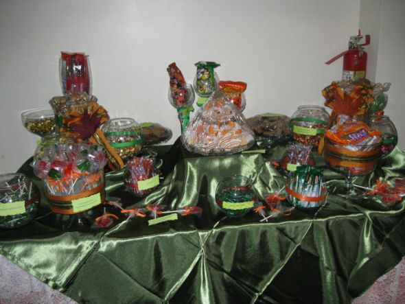 I have 9 round vases from the candy buffet 3 each