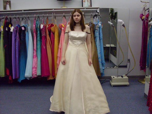 2nd Choice Dresses :  wedding Picture 189