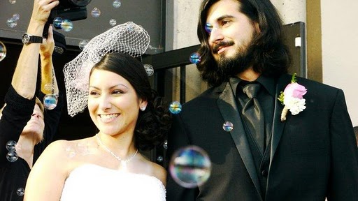 I'm a married woman!  one pro pic and more non-pro :  wedding 3716595166231183402737951000004756851159551517295544274695n