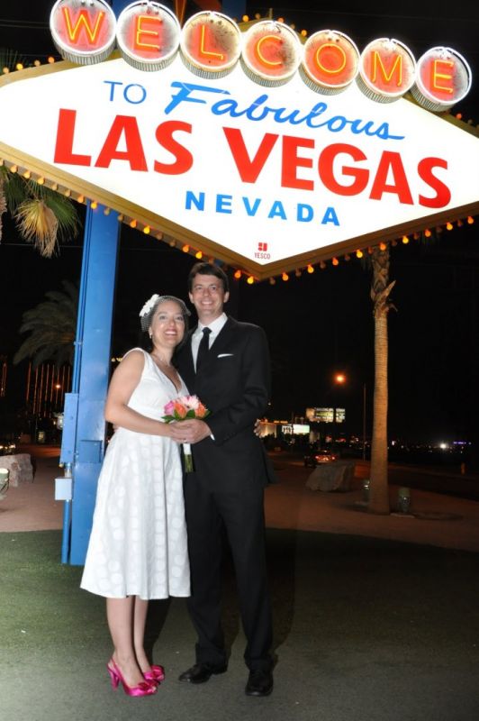 Canceling the wedding & eloping..! :  wedding Us With Sign 431x648