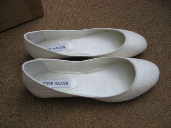 Steve Madden white ballet flats Size 65M Never worn wedding shoes