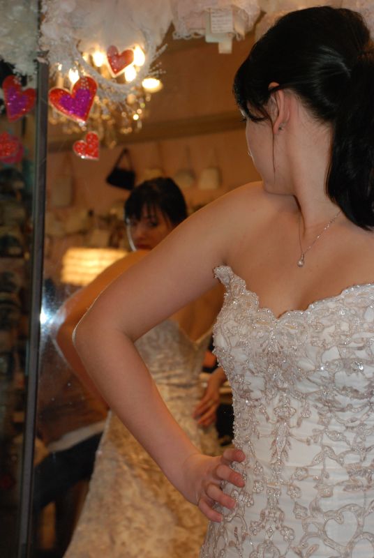 Fake bake, self tanners, sun - or natural? :  wedding tanning self sun skin dress white dark DSC 0058