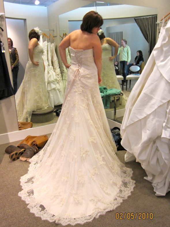 What veil would you wear with Maggie Sottero’s Harlow?