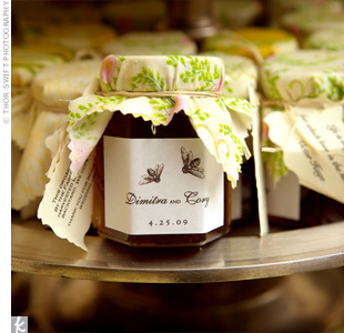 Anybody else doing jars of honey as favors?? : wedding Honey
