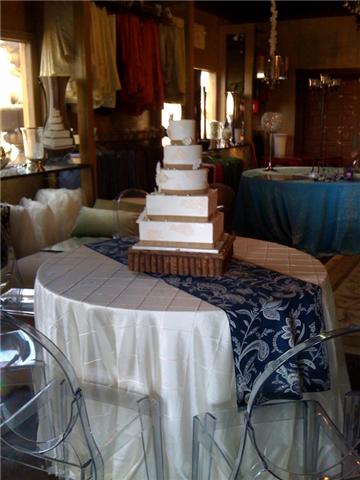 Iron, Wooden Cake Plate : wedding Cakestand