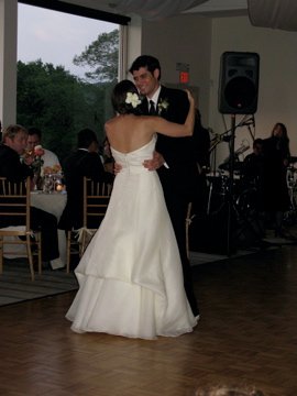 show off your wedding dress thanks. :  wedding 28578 1293588740425 1251482741 30641559 431594 N
