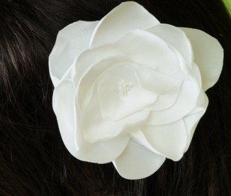 What are you wearing in your hair? :  wedding Il 570xN.149579139