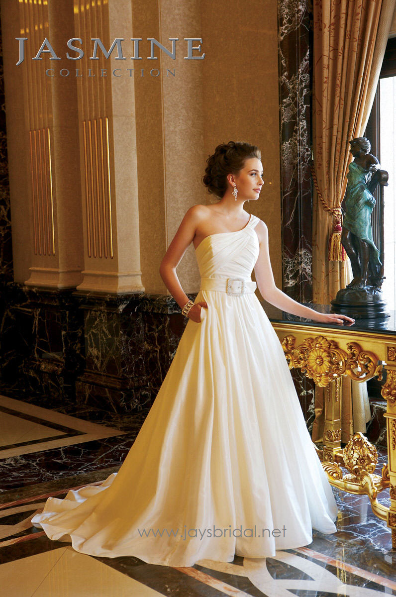 What does your dress say about you? :  wedding Dresss
