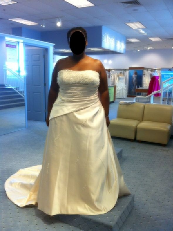 Any pictures of Real Full Figured Brides in any Alfred Angelo dresses??? : wedding 1st No