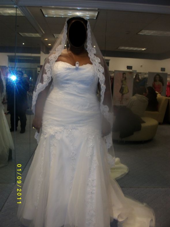 Any pictures of Real Full Figured Brides in any Alfred Angelo dresses??? :  wedding 2083 No Crinoline