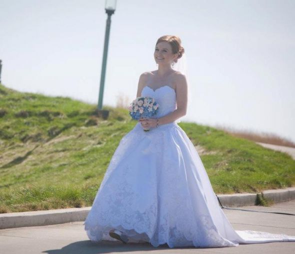 Bees Who Haven't Done a First Look - HELP :  wedding first look walking down the aisle photography 4