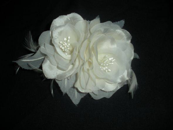 Romantic (vintage) Hair Accessory FOR SALE (used once) : wedding romantic vintage hair accessory comb white silk flower wedding style outdoor Items For Sale 001