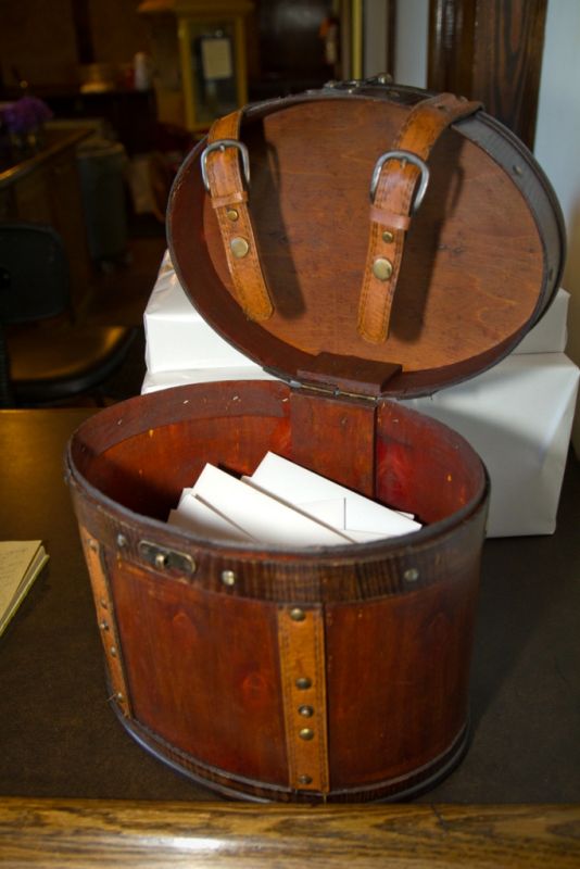 What did you card box look like? :  wedding card box KWE 2336