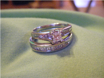 Bees with princess cut E-rings.... show me your wedding band! :  wedding Po4