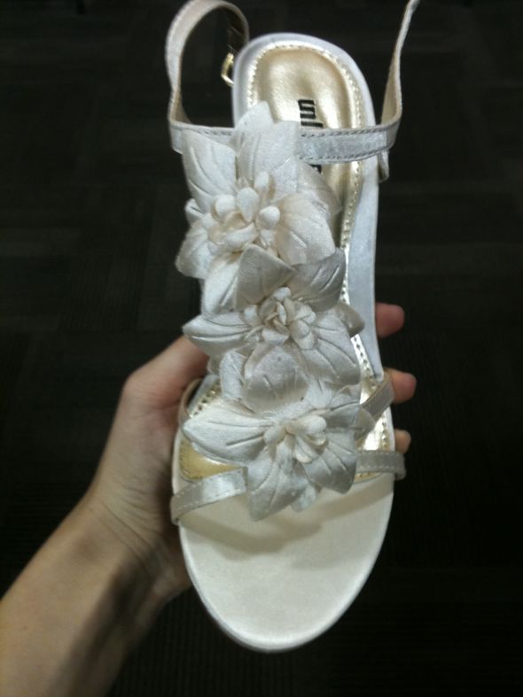 share your wedding shoes! :  wedding wedding shoes IMG 0102
