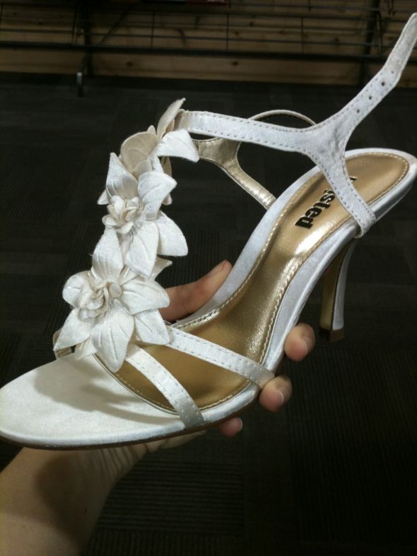 dsw 3 inch heels