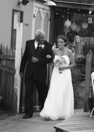 I'm a Mrs. now! (Wedding pics) :  wedding 35915 131650416854487 100000285873937 281807 3743399 N.jpgg