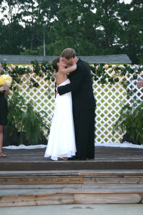 I'm a Mrs. now! (Wedding pics) :  wedding 35915 131653113520884 100000285873937 281825 230883 N