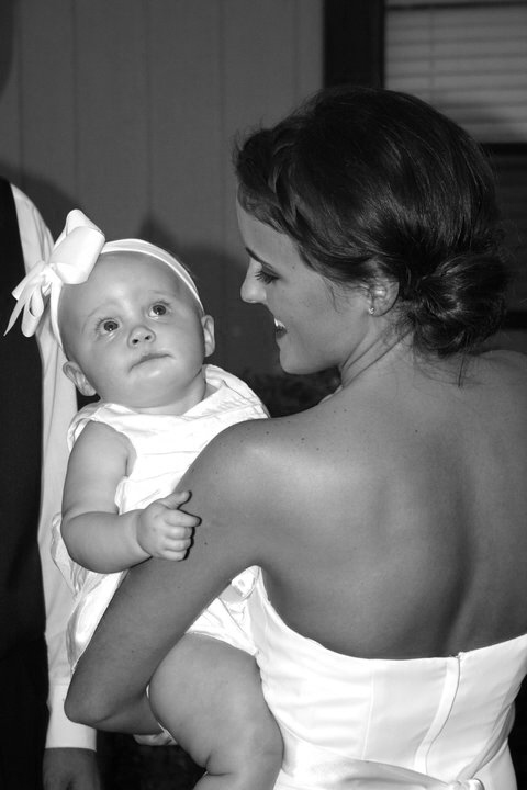 I'm a Mrs. now! (Wedding pics) :  wedding 35915 131661630186699 100000285873937 281861 3736613 N.jpgg