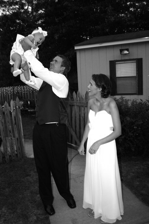 I'm a Mrs. now! (Wedding pics) :  wedding 35915 131661646853364 100000285873937 281862 4307096 N.jpgg