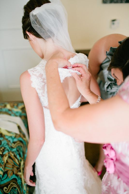 11.5.11 Recaps! {DETAILS/GIRLS GET READY} :  wedding recap details 045 Prep