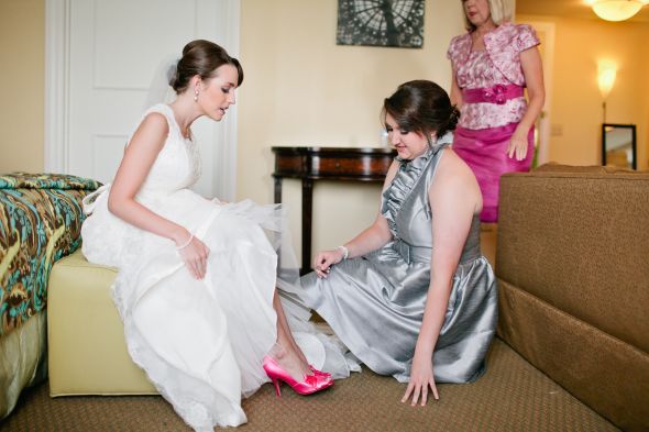 11.5.11 Recaps! {DETAILS/GIRLS GET READY} :  wedding recap details 081 Prep
