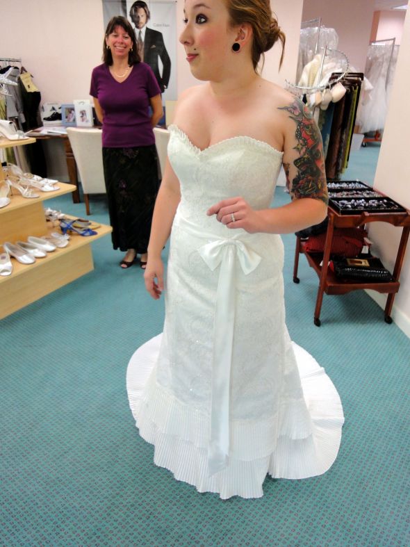 Brides with tattoo?? Cover them?? :  wedding DSC01836