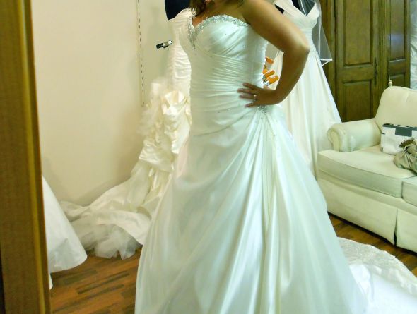 Need more dress help (lots of pics) :  wedding dress DSCN0066 2