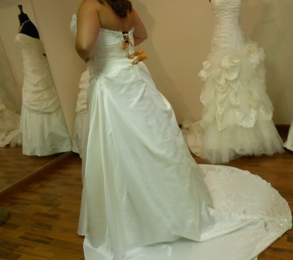 Need more dress help (lots of pics) :  wedding dress DSCN0067 2
