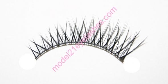 Natural looking false eyelashes - Oxymoron? :  wedding Model21 No3