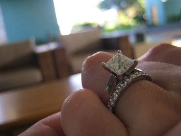 Please show me your thing banned e rings. The thinner the better. Thanks :  wedding thin band e ring 1 IMG 3840