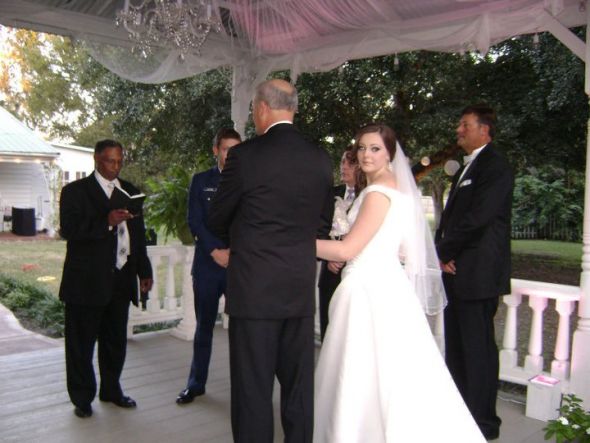 What are your ten favorite pro photos that express your day? : wedding 40161 1424612299894 1370366977 31007444 7830601 N