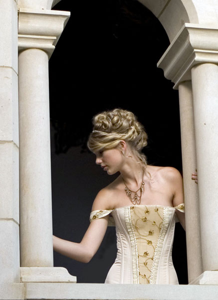 taylor swift pics from love story. wedding Love Story 05